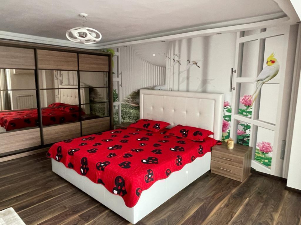 Apartament 2 camere -Vedere stradala Decebal - Piata Alba Iulia 