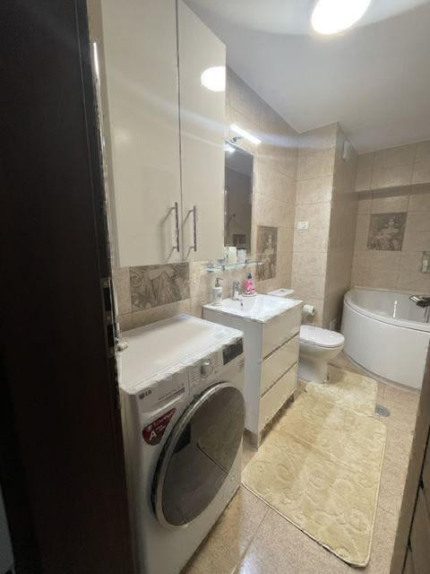 Apartament 2 camere -Vedere stradala Decebal - Piata Alba Iulia 