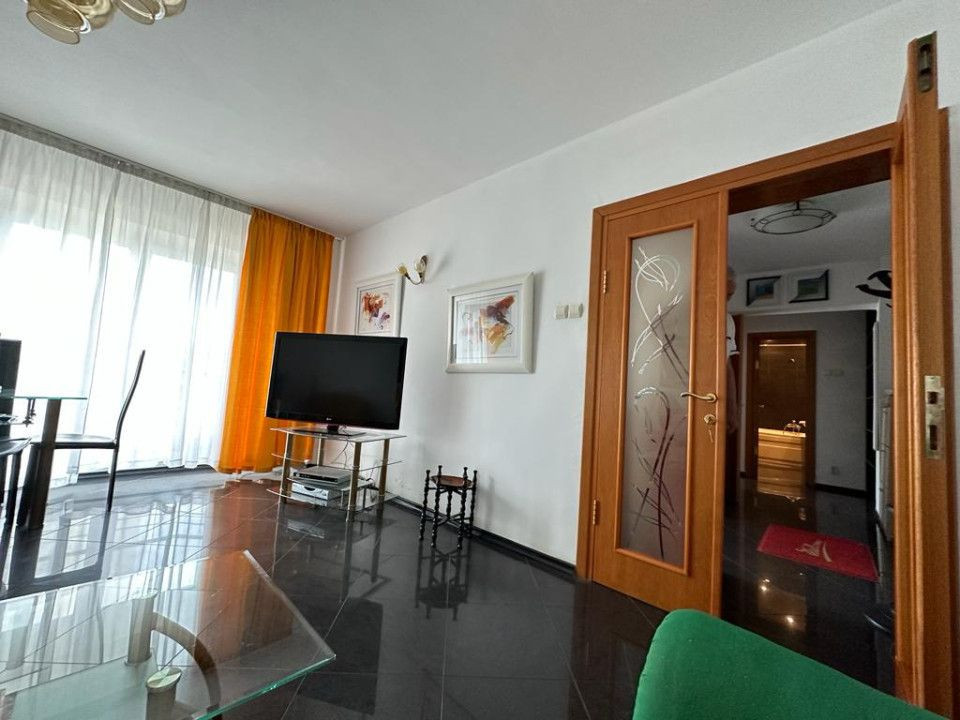 Apartament 2 camere-80MP-Decomandat-Piata Victoriei