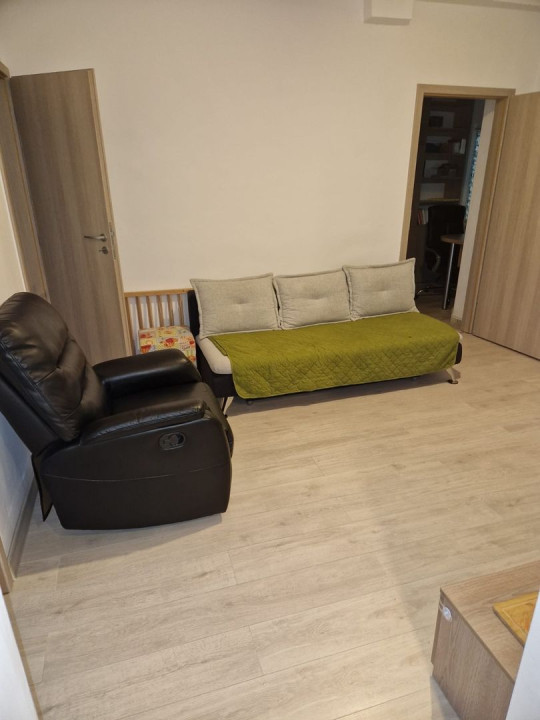 Apartament 5 Camere -Centrala Proprie- Unirii-Poenarul Bordea