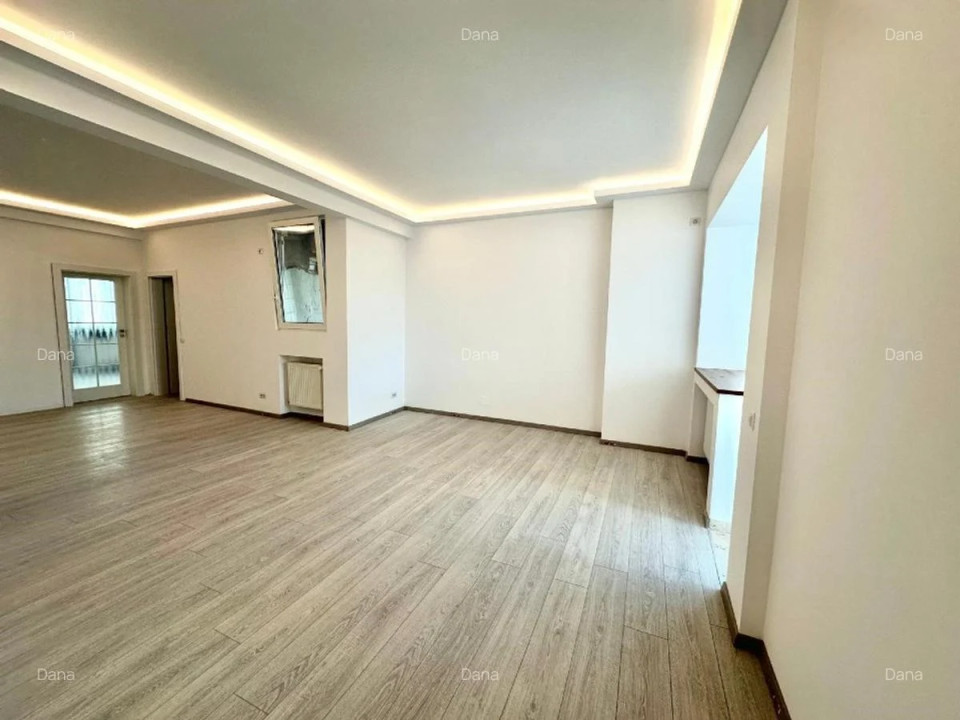 APARTAMENT DE 3 CAMERE RENOVAT, 90MP, FIRMA/ LOCUIT, CENTRALA, CALEA VICTORIEI