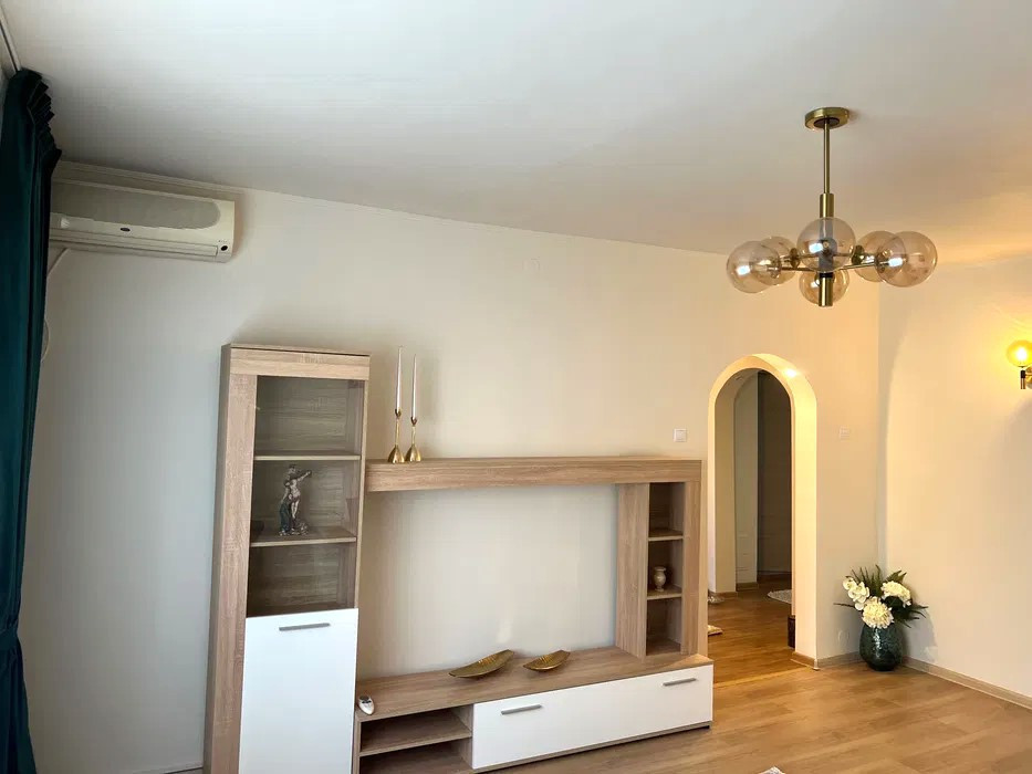 APARTAMENT DE 3 CAMERE RENOVAT, 80MP, CENTRALA PROPRIE, VITAN MALL