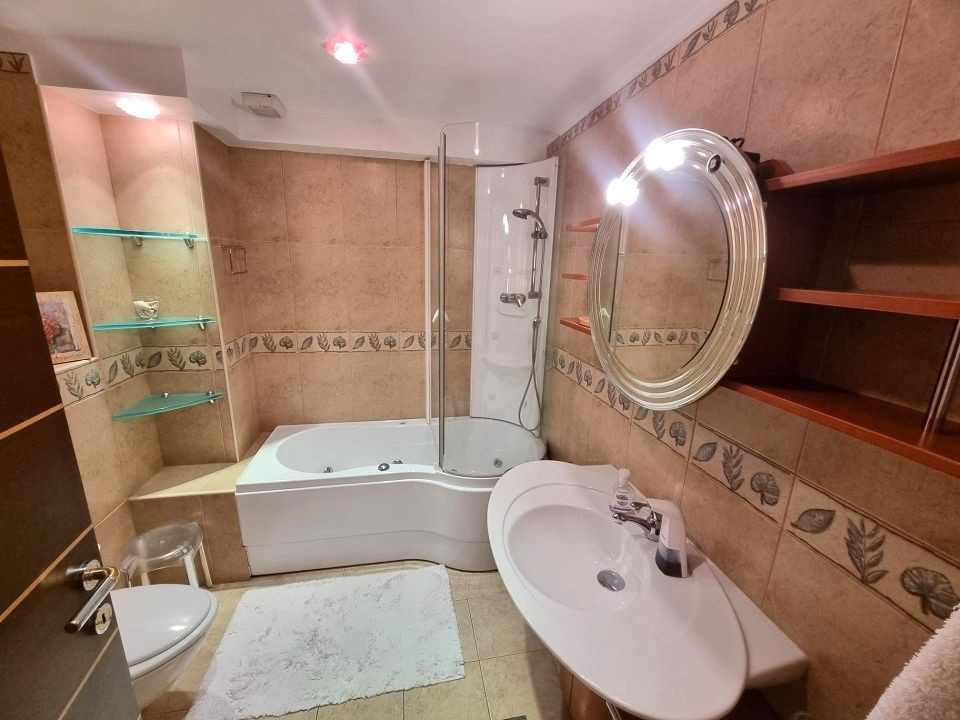 APARTAMENT DE 3 CAMERE, TERASA 98MP, PARCARE, SOSEAUA NORDULUI