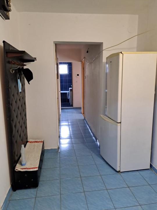 APARTAMENT 3 CAMERE-RAHOVA-STRADA GLICINELOR-DECOMANDAT-2 BAI