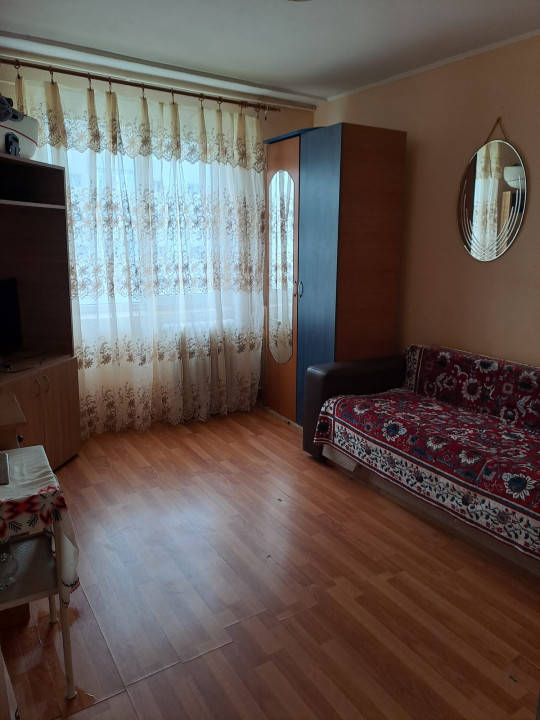 APARTAMENT 3 CAMERE-RAHOVA-STRADA GLICINELOR-DECOMANDAT-2 BAI