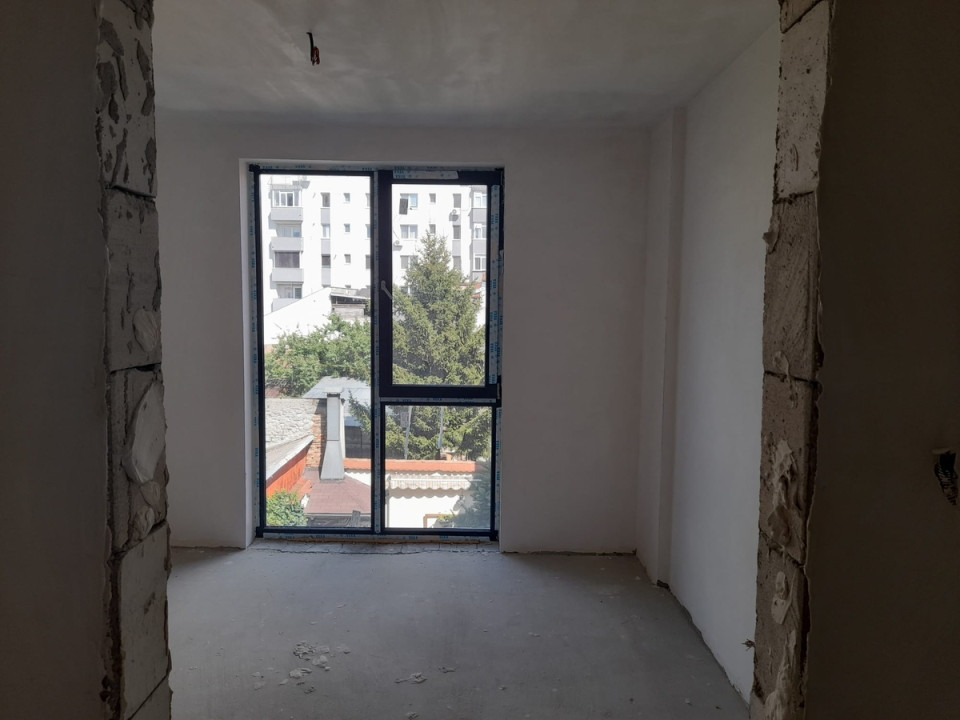 APARTAMENT 3 CAMERE-13 SEPTEMBRIE-HOTEL MARRIOTT-BLOC NOU-ETAJ 1/3