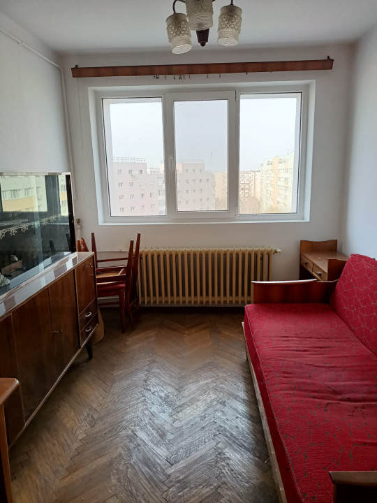 Apartament semidecomandat  3 camere Lujerului