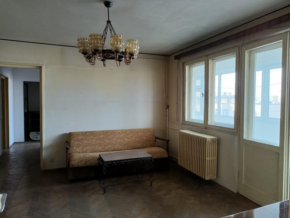 Apartament semidecomandat  3 camere Lujerului