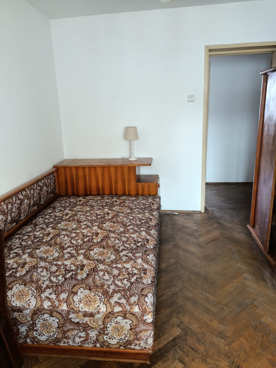 Apartament semidecomandat  3 camere Lujerului