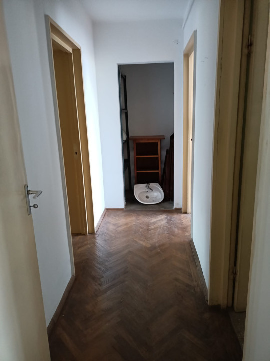 Apartament semidecomandat  3 camere Lujerului