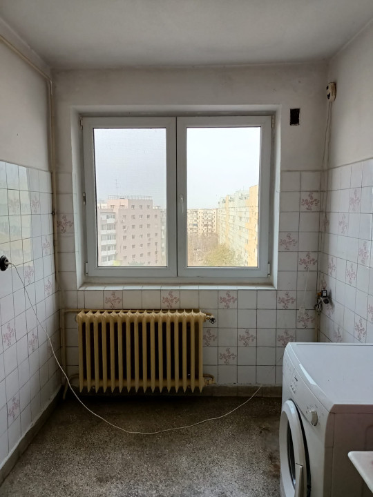 Apartament semidecomandat  3 camere Lujerului