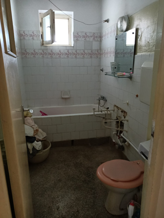 Apartament semidecomandat  3 camere Lujerului