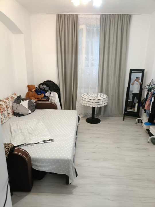 Apartament Semidecomandat 3 camere Timpuri Noi