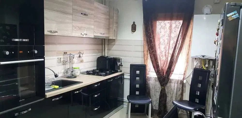 Apartament 3 camere - CENTRALA PROPRIE - zona GORJULUI - 3 min METROU