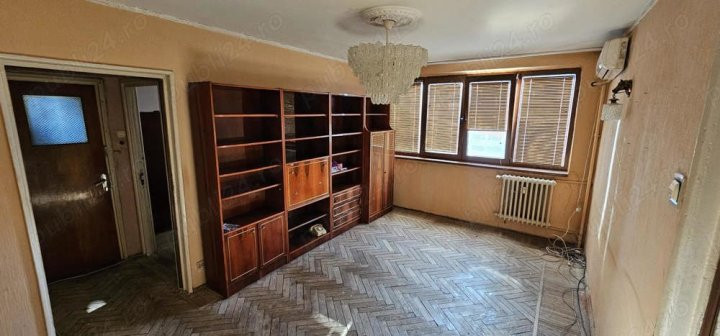 Apartament -2 camere -semidecomandat-Zona Baba Novac