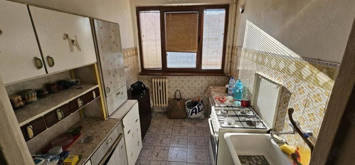 Apartament -2 camere -semidecomandat-Zona Baba Novac