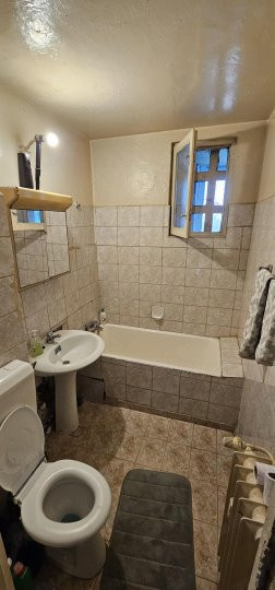 Apartament -2 camere -semidecomandat-Zona Baba Novac