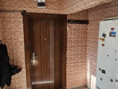 Apartament -2 camere -semidecomandat-Zona Baba Novac