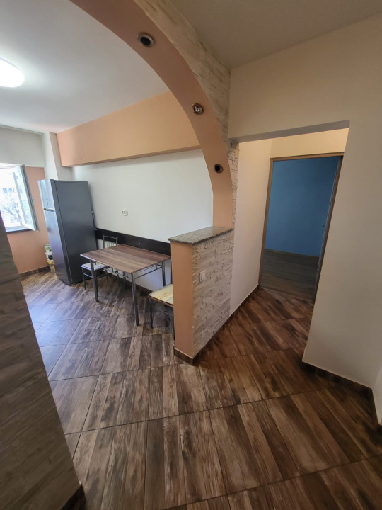 APARTAMENT 2 CAMERE-RAHOVA-DECOMANDAT-BLOC REABILITAT-MOBILAT UTILAT