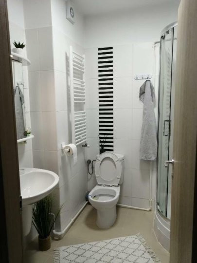 APARTAMENT 3 CAMERE 13 SEPTEMBRIE-RAZOARE
