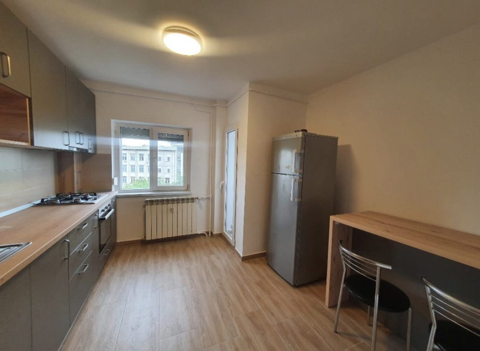 Apartament 3 camere-decomandat-zona Oltenitei-Piata Sudului