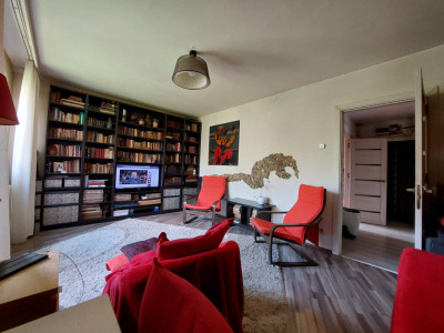 Apartament -4 camere -decomandat-Zona Rahova.
