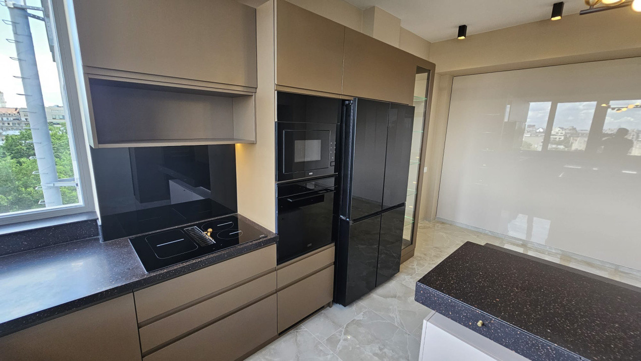 Apartament 5 camere- decomandat- zona Calea Plevnei 