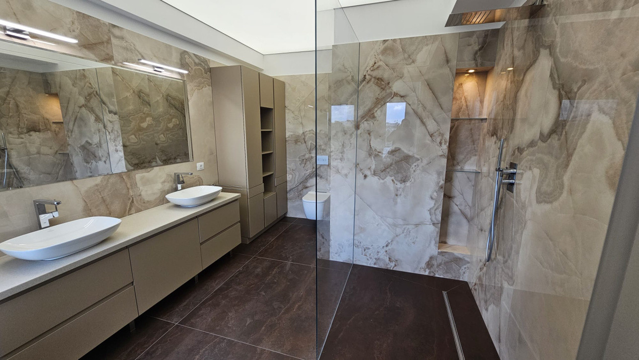 Apartament 5 camere- decomandat- zona Calea Plevnei 