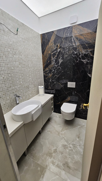 Apartament 5 camere- decomandat- zona Calea Plevnei 