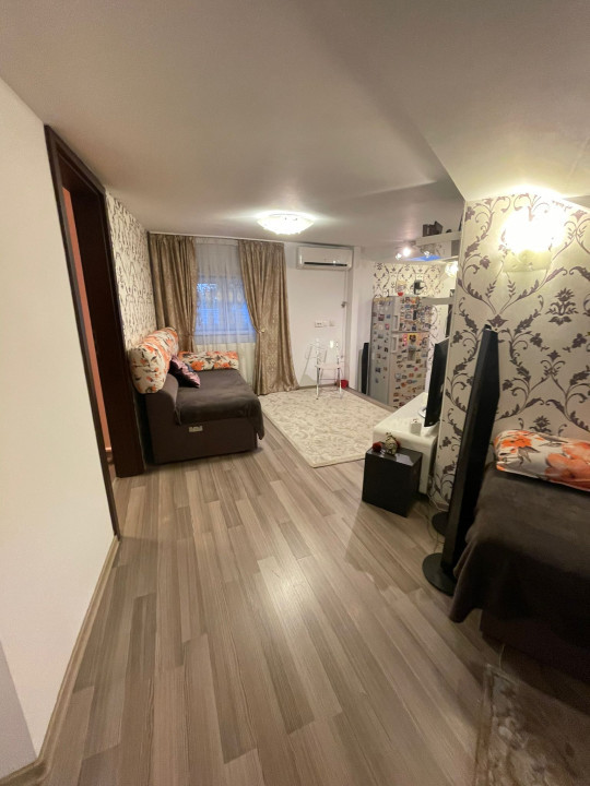 Apartament 3 camere, centrală proprie, în zona Unirii - Bd. Decebal