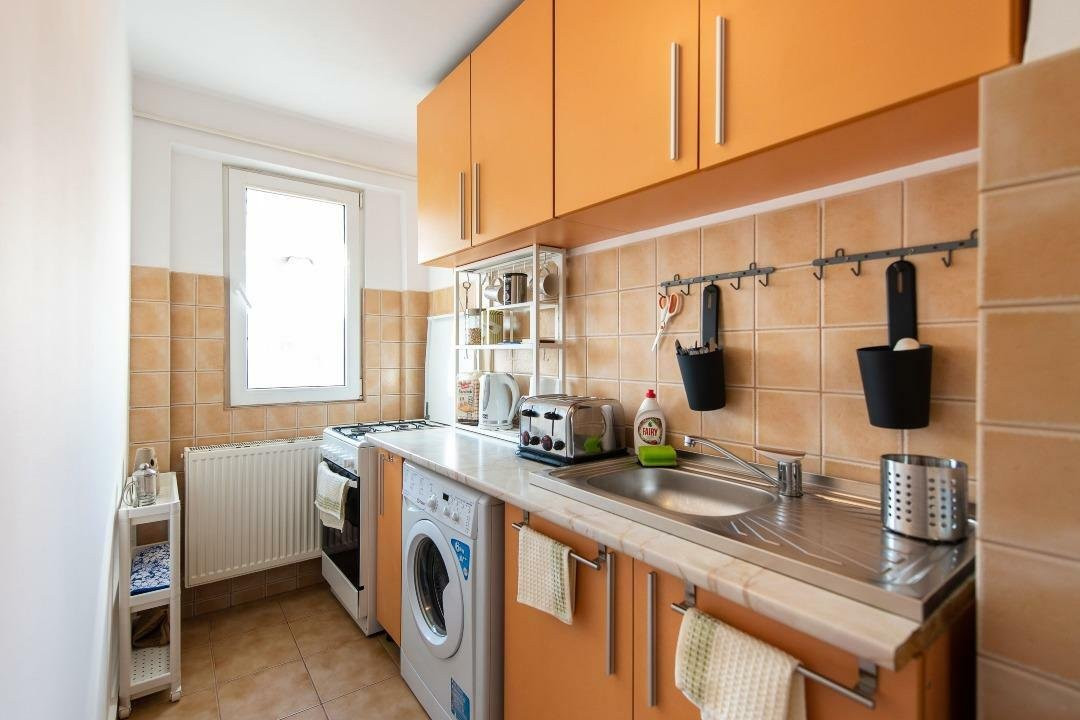 Apartament 2 camere semidecomandat - mobilat utilat- Teiul Doamnei 