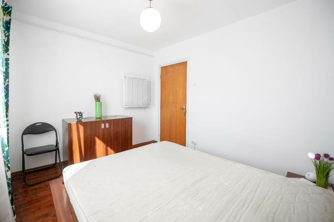 Apartament 2 camere semidecomandat - mobilat utilat- Teiul Doamnei 