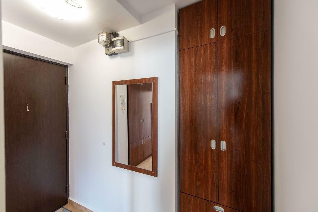 Apartament 2 camere semidecomandat - mobilat utilat- Teiul Doamnei 