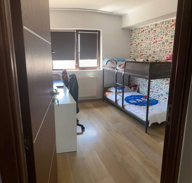 Apartament 3 camere decomandat etaj 4/4 Bragadiru