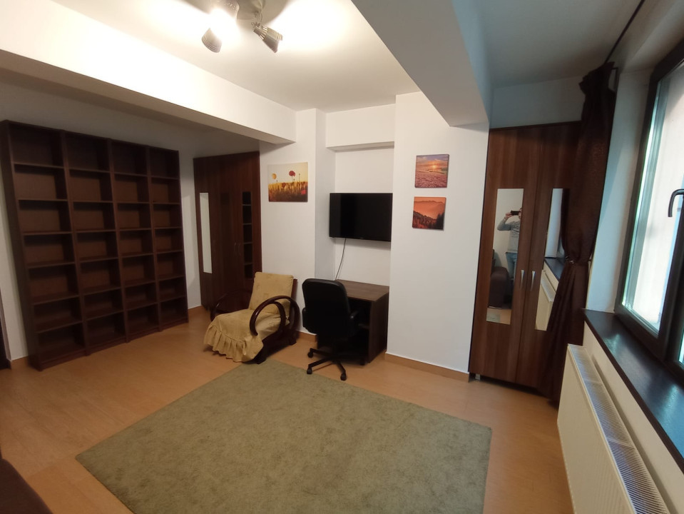 Apartament 2 camere decomandat etaj 3/7 ,metrou N.Grigorescu