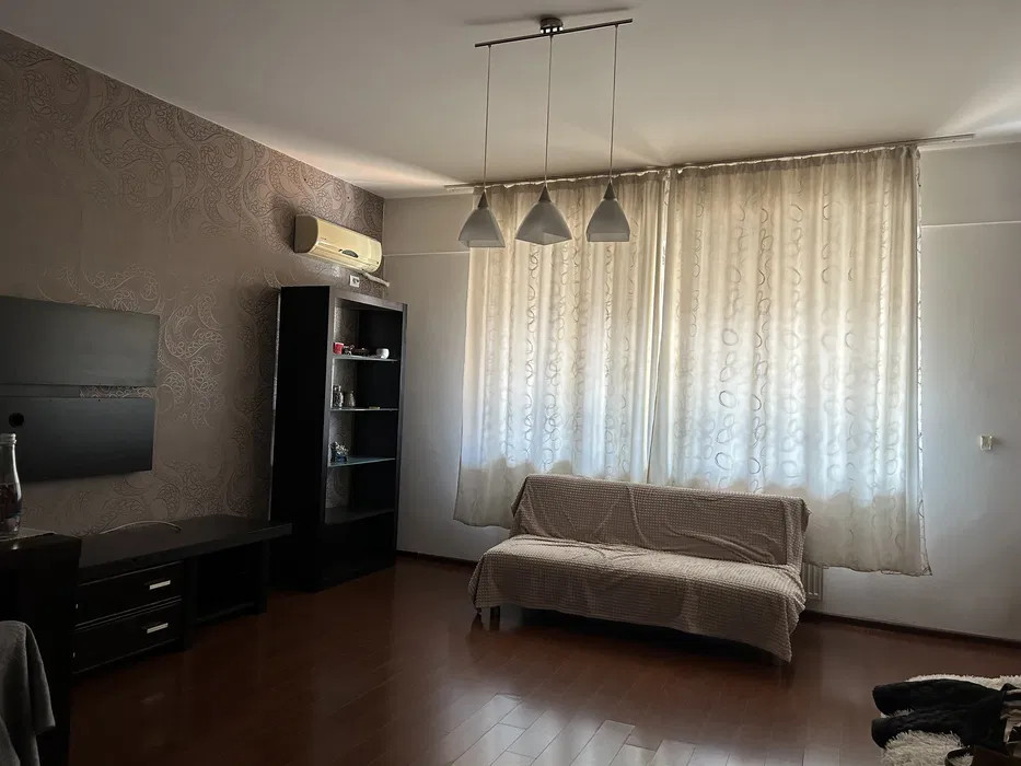 APARTAMENT DE 2 CAMERE, 70 MP UTILI, DAMAROAIA