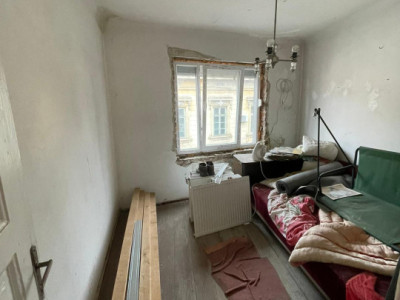 Apartament 2 camere, imobil tip casă, în zona Unirii - Calea Călărași