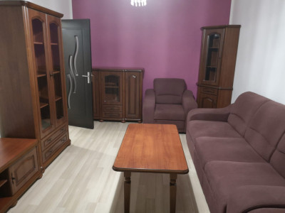 Apartament 3 camere decomandat etaj 1/10 zona Piata Progresului