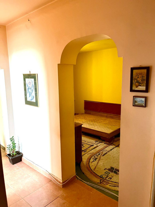 Apartament 2 camere decomandat etaj 10/10 pe Emil Racovita