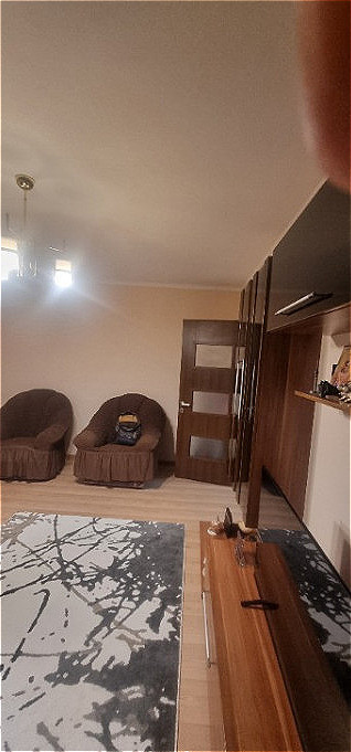 Apartament cu 3 camere decomandat – Zonă Ozana, aproape de metrou!