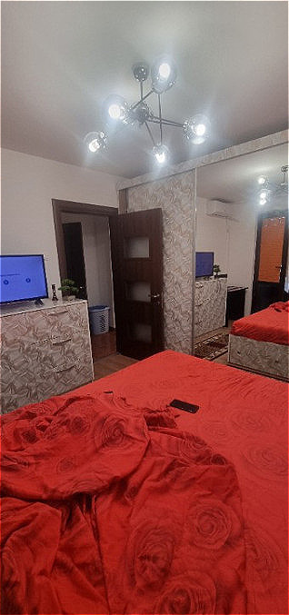 Apartament cu 3 camere decomandat – Zonă Ozana, aproape de metrou!