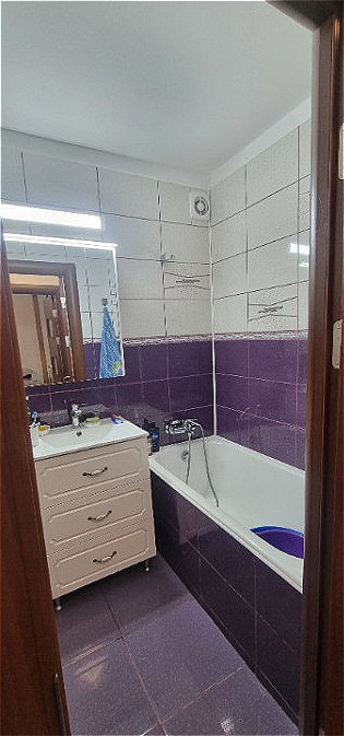 Apartament cu 3 camere decomandat – Zonă Ozana, aproape de metrou!