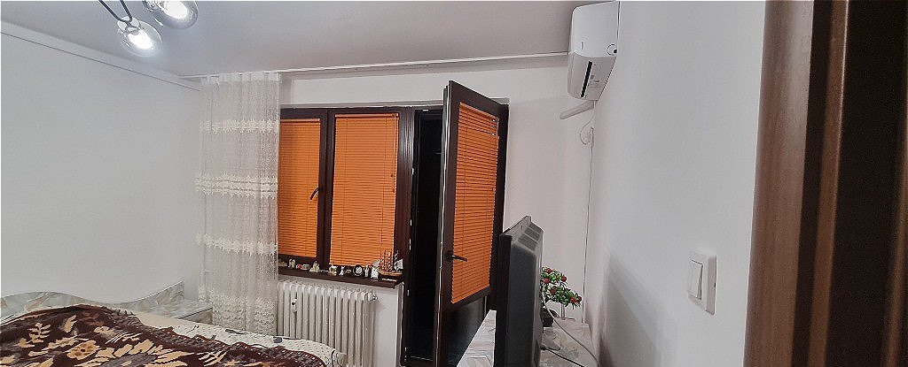 Apartament cu 3 camere decomandat – Zonă Ozana, aproape de metrou!