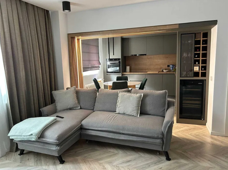 Apartament 4 camere- decomandat-zona Mosilor