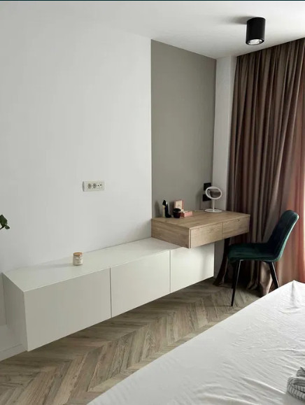 Apartament 4 camere- decomandat-zona Mosilor