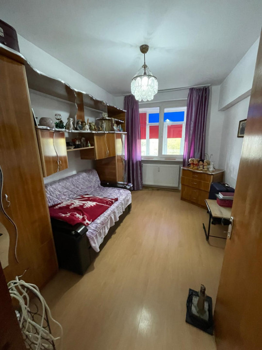 Apartament 3 camere decomandat Giurgiului