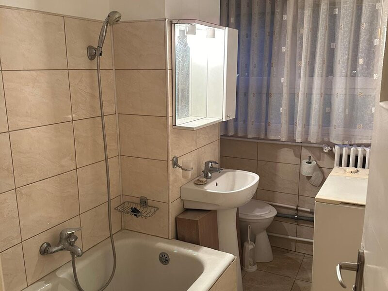 Apartament 3 camere - 10 minute Metrou Piata Sudului 