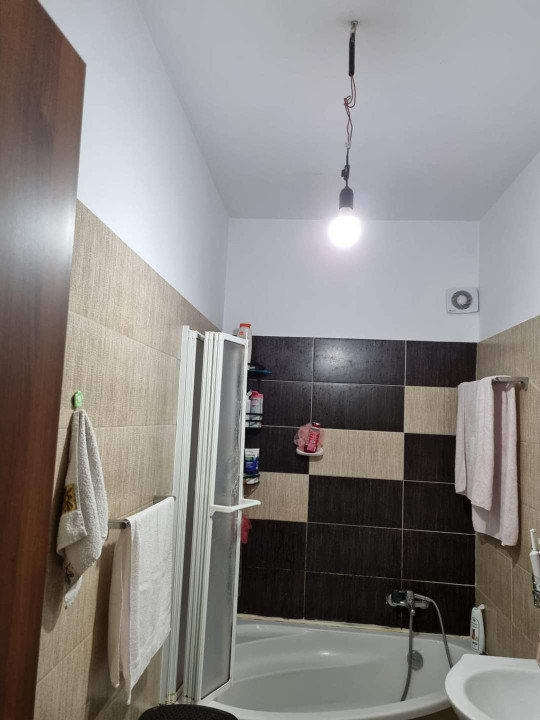 Apartament 3 camere decomandat parter inalt Prelungirea Ghencea