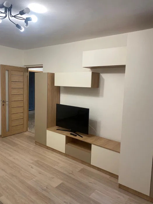 APARTAMENT 2 CAMERE-EROII REVOLUTIEI-METROU EROII-BLOC REABILITAT