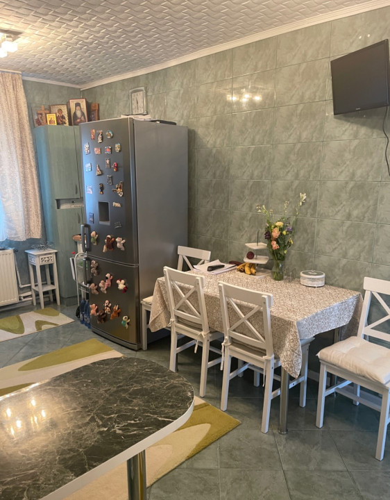 Apartament 4 camere renovat zona Grojului 